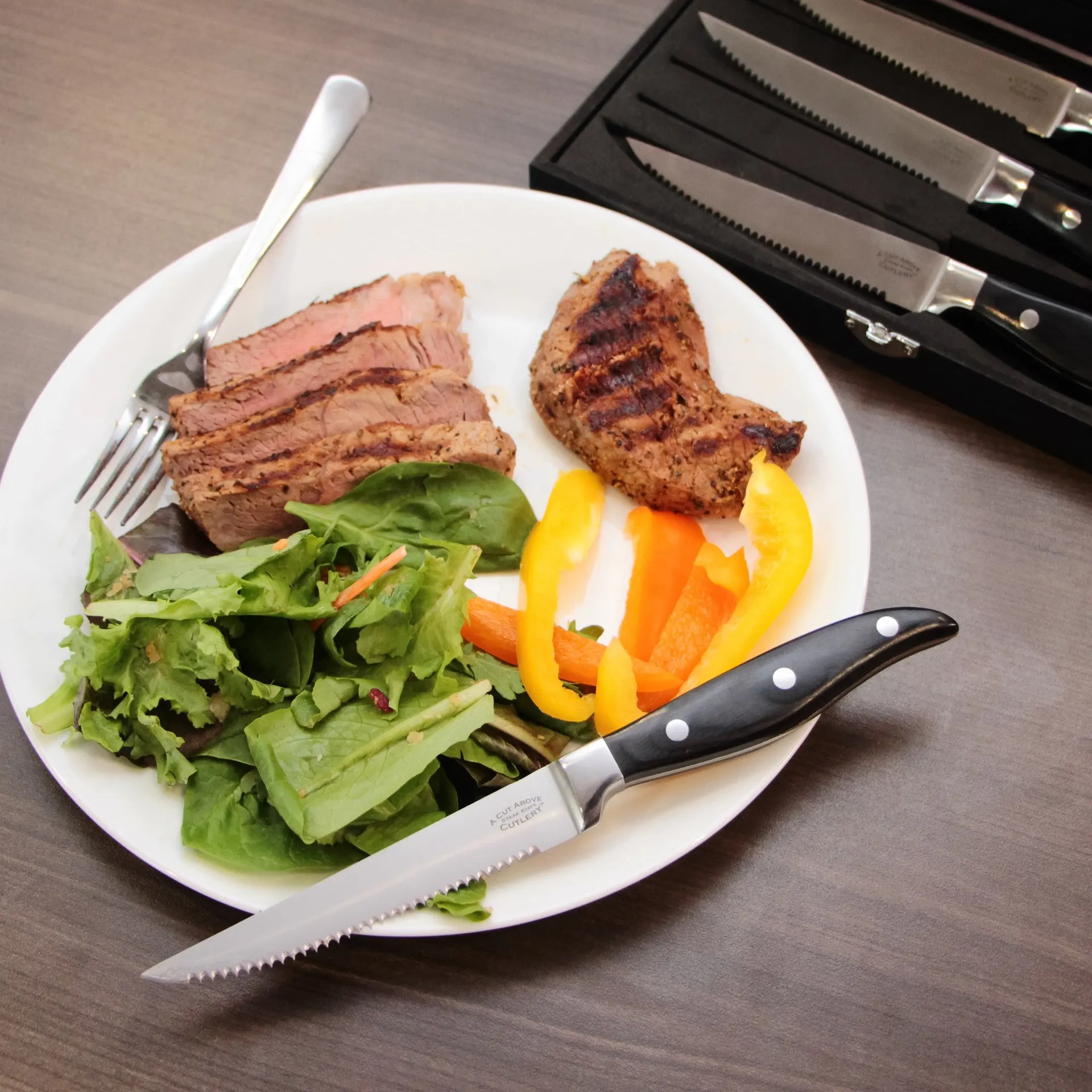 Set of 6 Stainless Steel Serrated Steak Knives